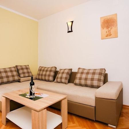Apartments Intrada Podstrana Exterior foto