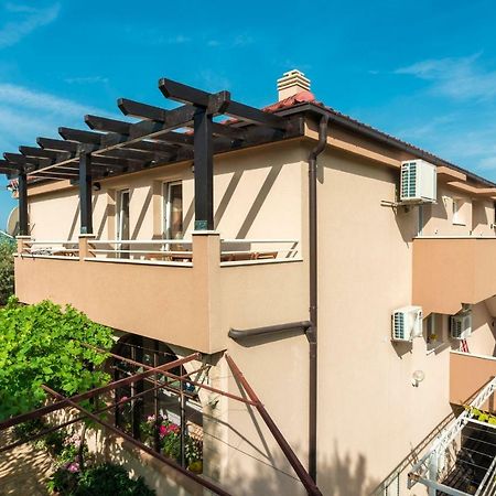 Apartments Intrada Podstrana Exterior foto