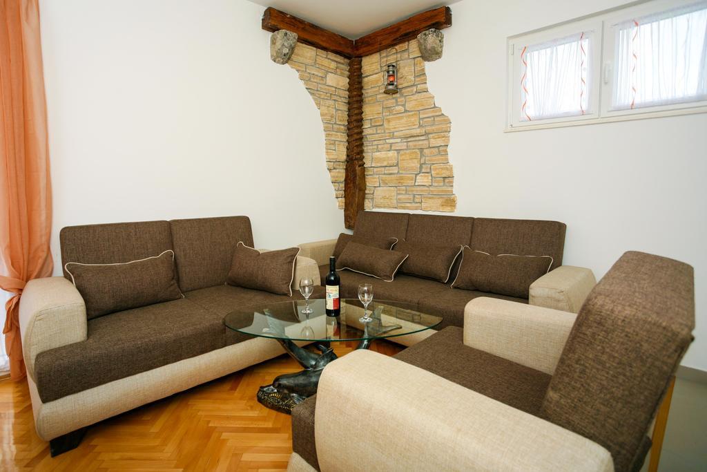 Apartments Intrada Podstrana Exterior foto