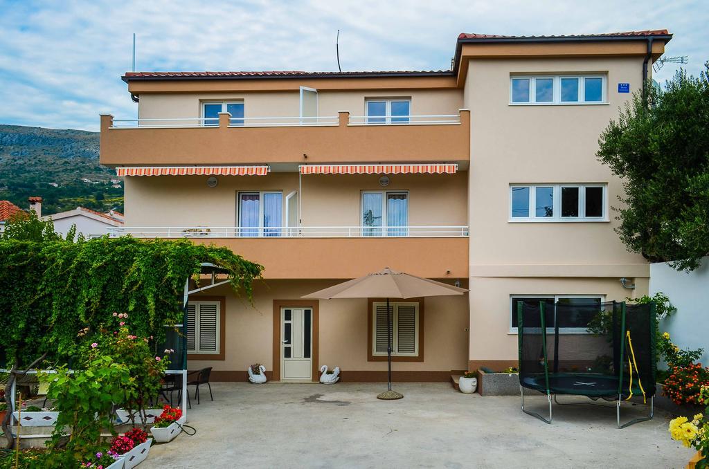 Apartments Intrada Podstrana Exterior foto