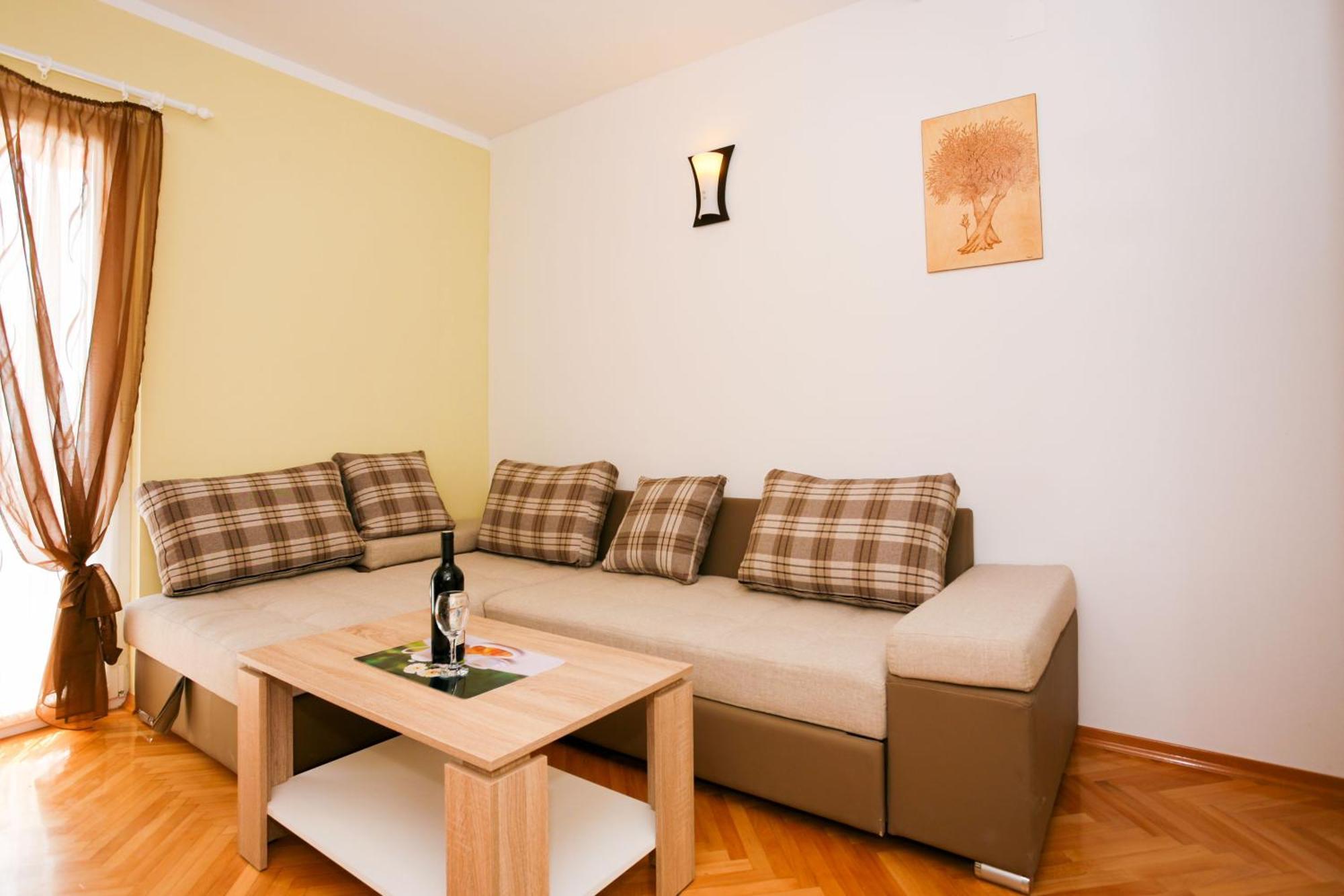 Apartments Intrada Podstrana Exterior foto
