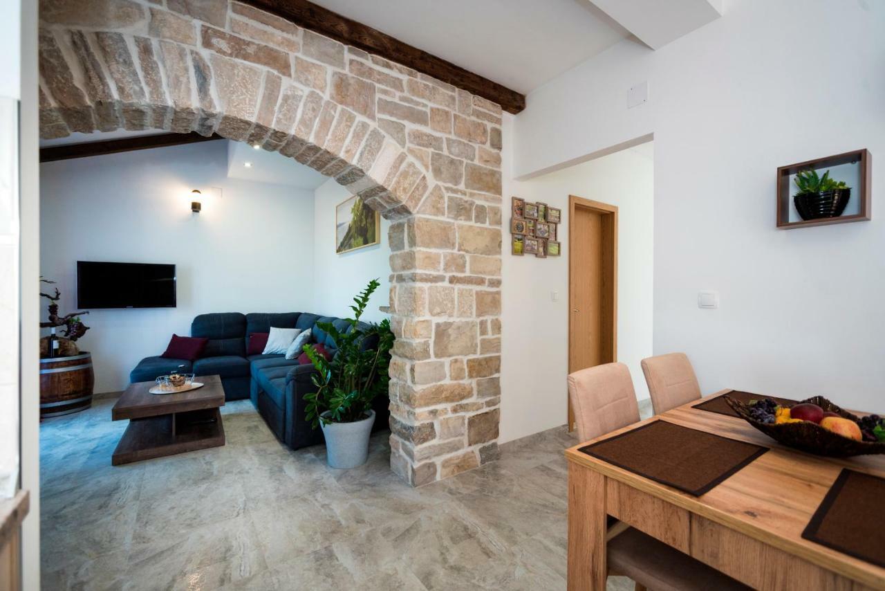 Apartments Intrada Podstrana Exterior foto